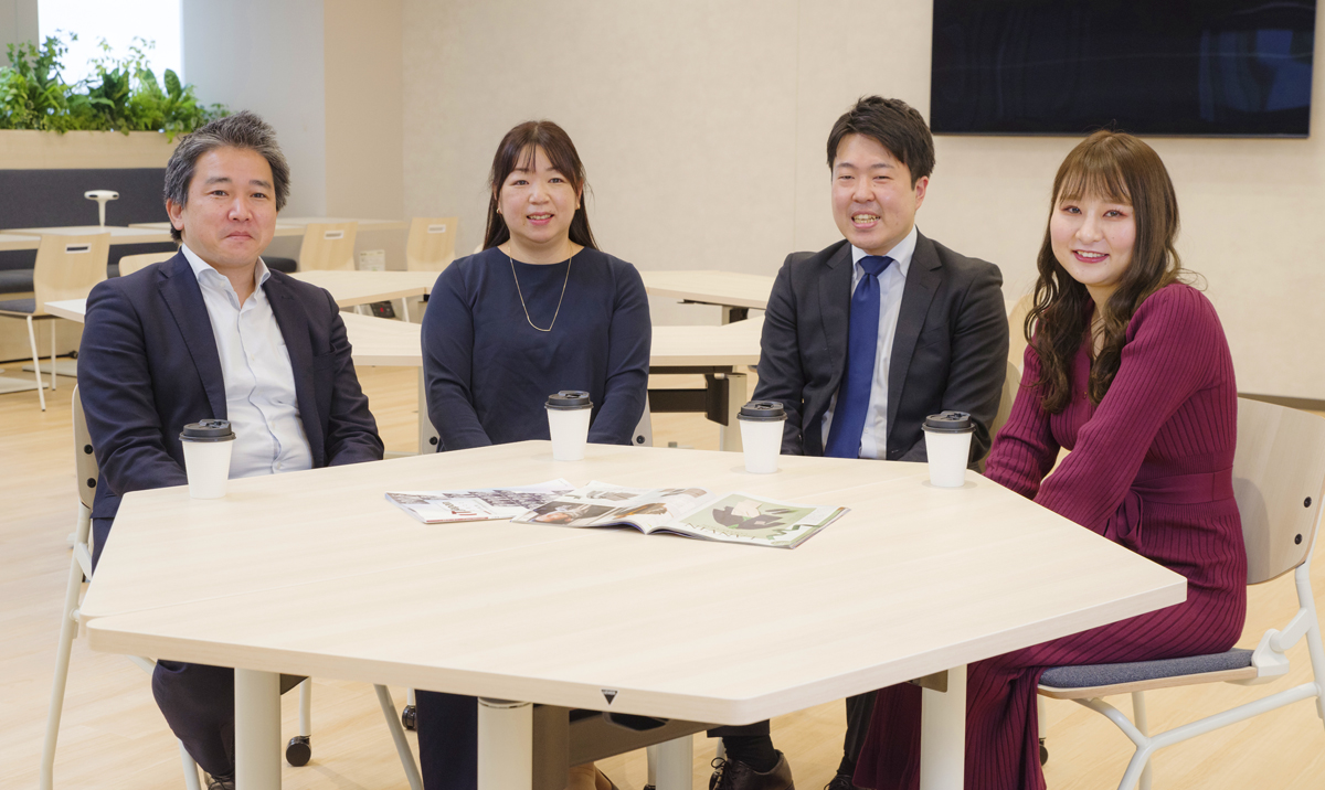 写真:GROUP interview 01